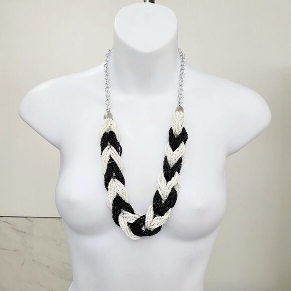 2/$20 Vintage 90s Black & White Cable Twist Silver Tone Necklace - Picture 1 of 9